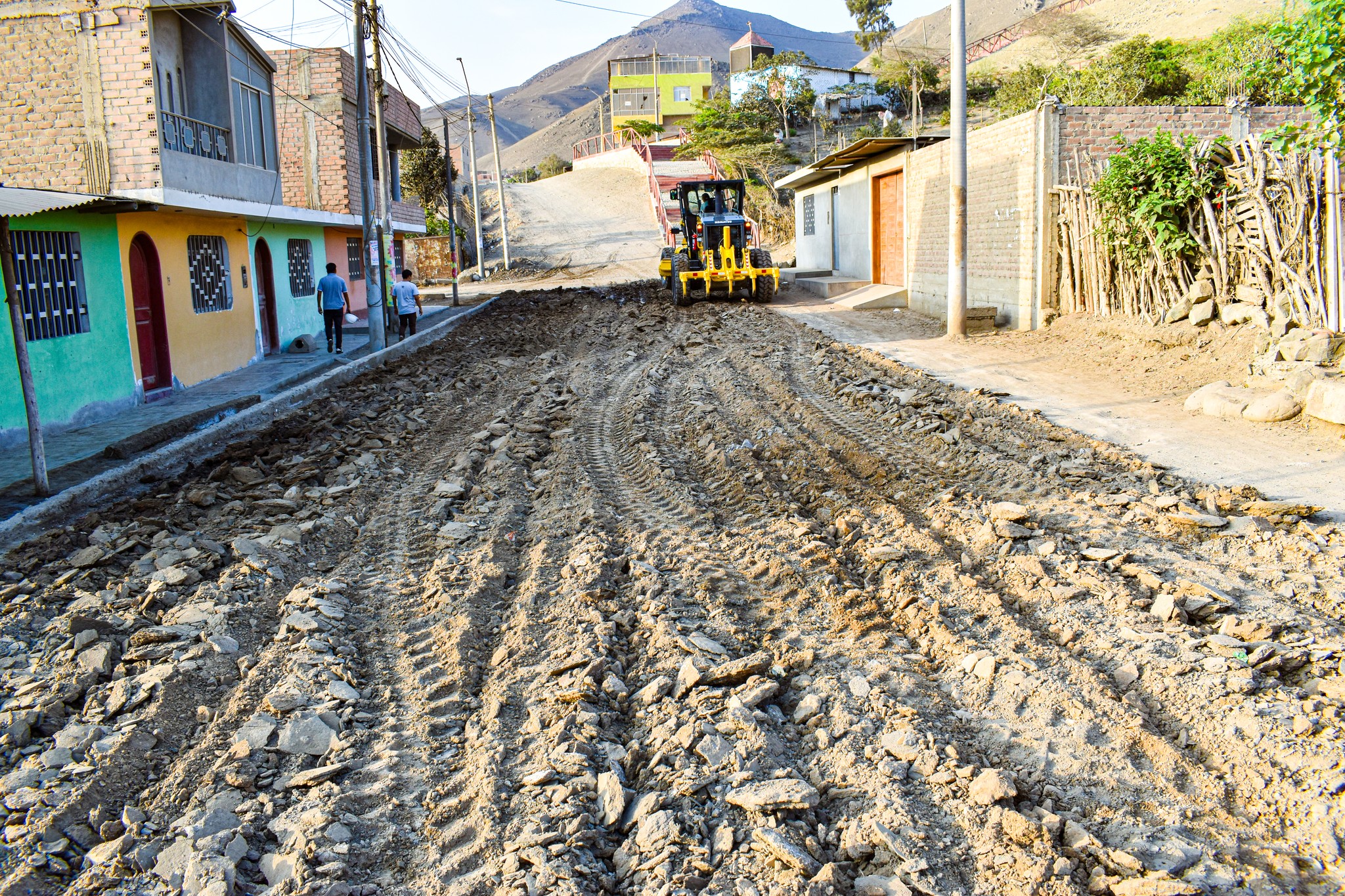 MUNICIPALIDAD DE PATIVILCA INICIA MANTENIMIENTO DE DIVERSAS CALLES DEL DISTRITO