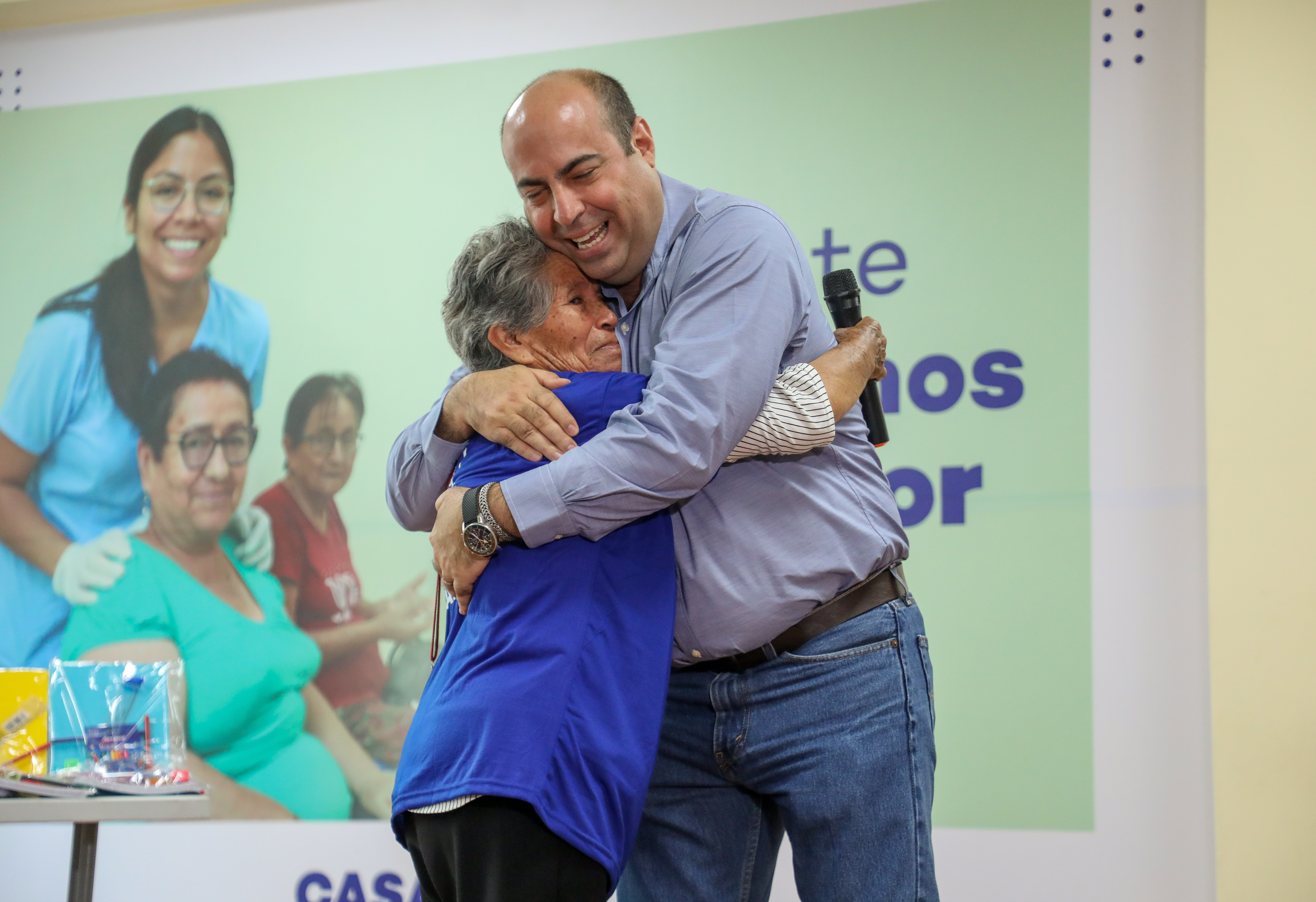 Gracias al “Programa de alfabetización” lanzado por la Municipalidad del Callao, cerca de 200 adultos mayores podrán cumplir lo que tanto anhelaban: aprender a leer y escribir.