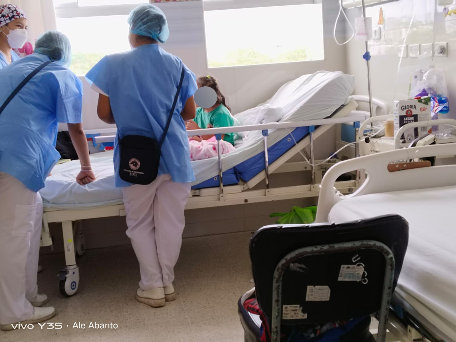 Niña de siete años, con síndrome de down, que vive en El Milagro, en presunto estado de abandono de sus padres, fue llevada al Hospital Regional para su atención, será apoyada por la Municipalidad de Trujillo.