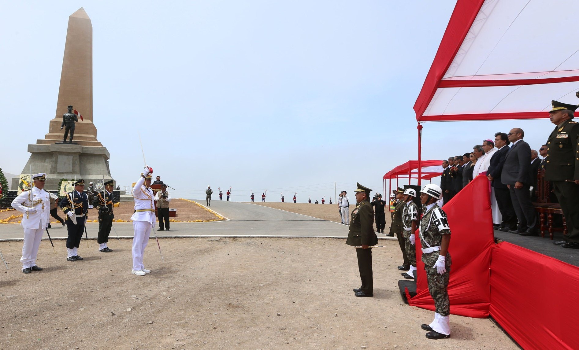 Ministerio de Defensa y Fuerzas Armadas conmemoran batallas de San Juan y de Miraflores