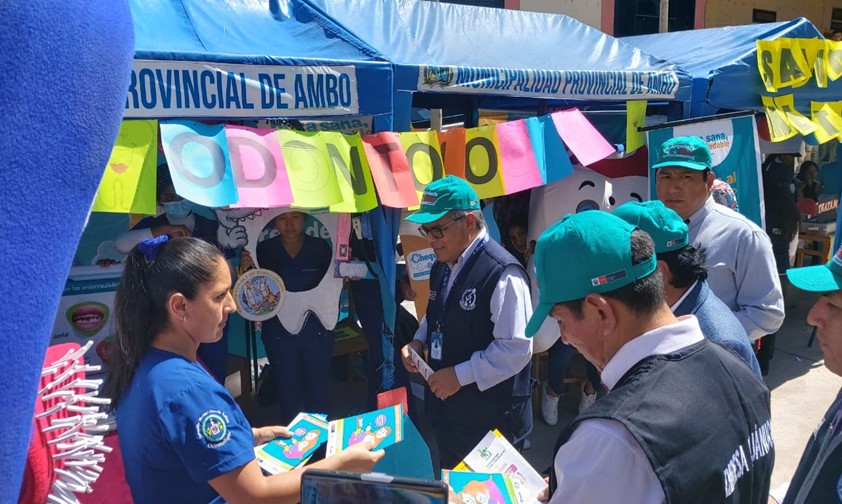 PROMOVIENDO LA FERIA DE LA SALUD