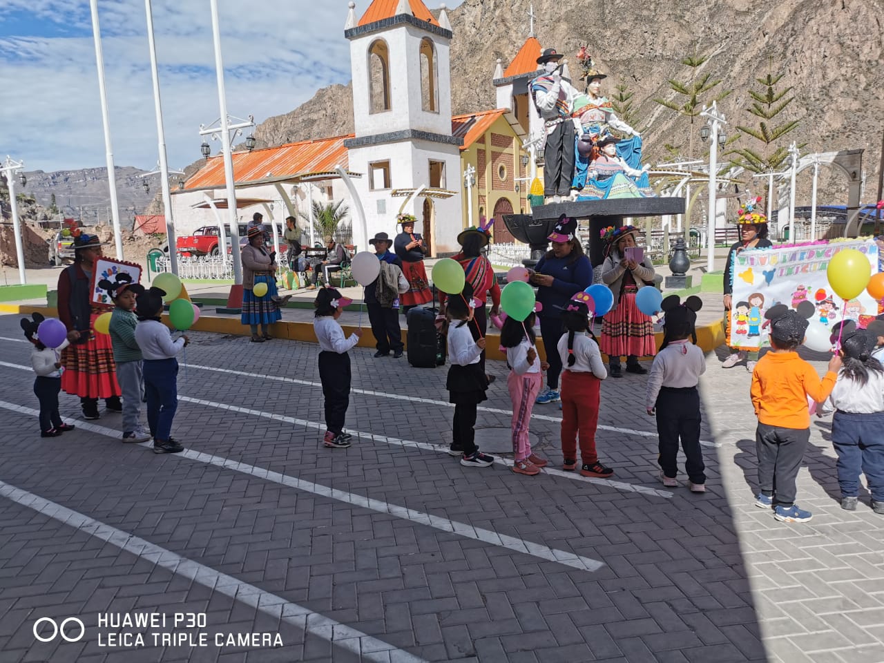 En el Día  de  la  Educación  Inicial nos reunimos para reconocer  y  honrar  a  los  héroes  y  heroínas  que  trabajan  tan  duro  para  garantizar  que  los  miembros  más  jóvenes  de  nuestra  sociedad  reciban  la  mejor  educación  posible.

Reconocemos en este día especial  a  los  profesores  y  estudiantes  de educación inicial,  que  comprenda  la  importancia  de  construir  unos  cimientos  sólidos  sobre  los  que  se  pueda  edificar  un  futuro  brillante. Agradecemos  a  los  dedicados  profesores  de  educación  temprana  su  pasión,  amor  y  compromiso  con  sus  alumnos.  Con  su  ayuda,  los  niños  pueden  fomentar  la  curiosidad  y  el entusiasmo  por  aprender  y  desarrollar  las  habilidades  necesarias  para  triunfar.  También  queremos  felicitar  a  los  alumnos  por  su  afán  de  aprender  y  explorar.  Gracias  a  su  dedicación  a  la  educación  se  forja  el  futuro  de  nuestro  mundo.

En  este  día,  también  tengamos presente  la  importancia  de  invertir  en la  educación  temprana  y  de  proporcionar  a  los  niños  las  herramientas  necesarias  para  fomentar  un  desarrollo  integral.  Debemos  seguir  trabajando  juntos  para  crear  un  mundo  en  el  que  las  oportunidades  y  los  sueños  puedan  convertirse  en  realidades.

Compartamos  este  mensaje  para  honrar  y  agradecer  a  todos  los implicados  en  la  educación  inicial.  ¡Feliz  Día  de  la  Educación  Inicial!
