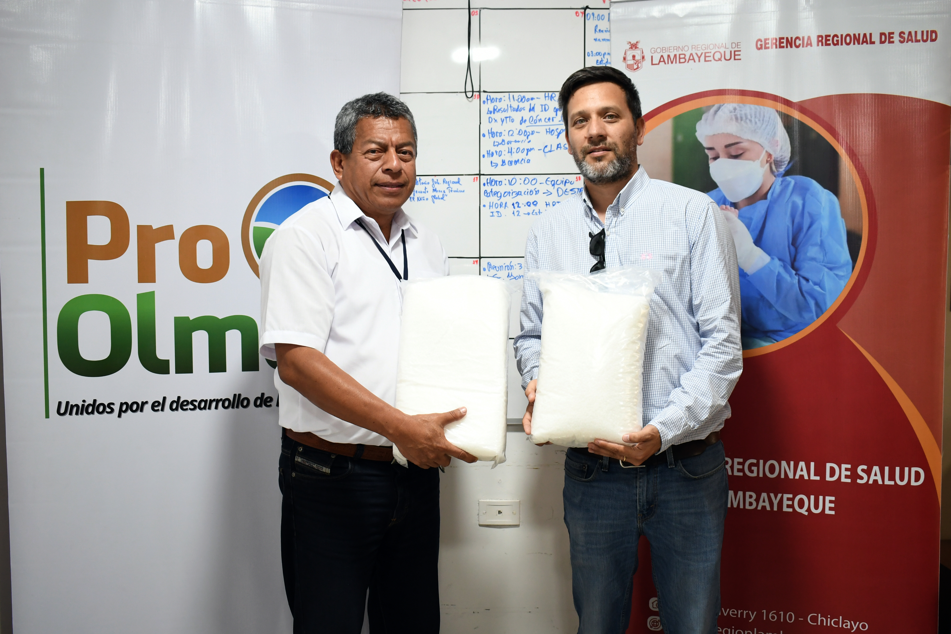 Pro Olmos donó insumo faltante para la producción de repelentes