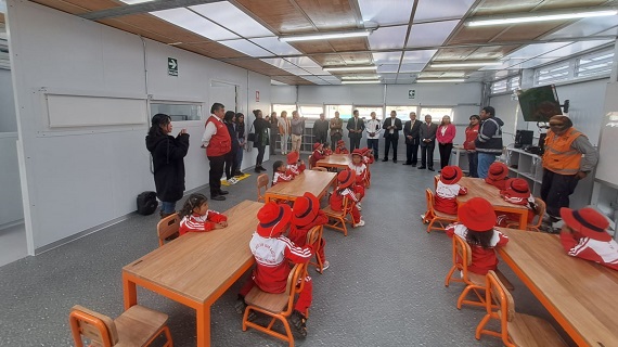 autoridades alumnos