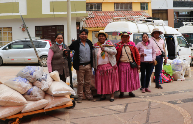 Hasta el momento la Municipalidad Provincial de Puno, a través de la Sub Gerencia de Programas Sociales, hizo entrega de alimentos a más del 90% de comedores populares de la provincia de Puno, con el objetivo de seguir fortaleciendo una buena alimentación con productos de la zona para la población vulnerable.