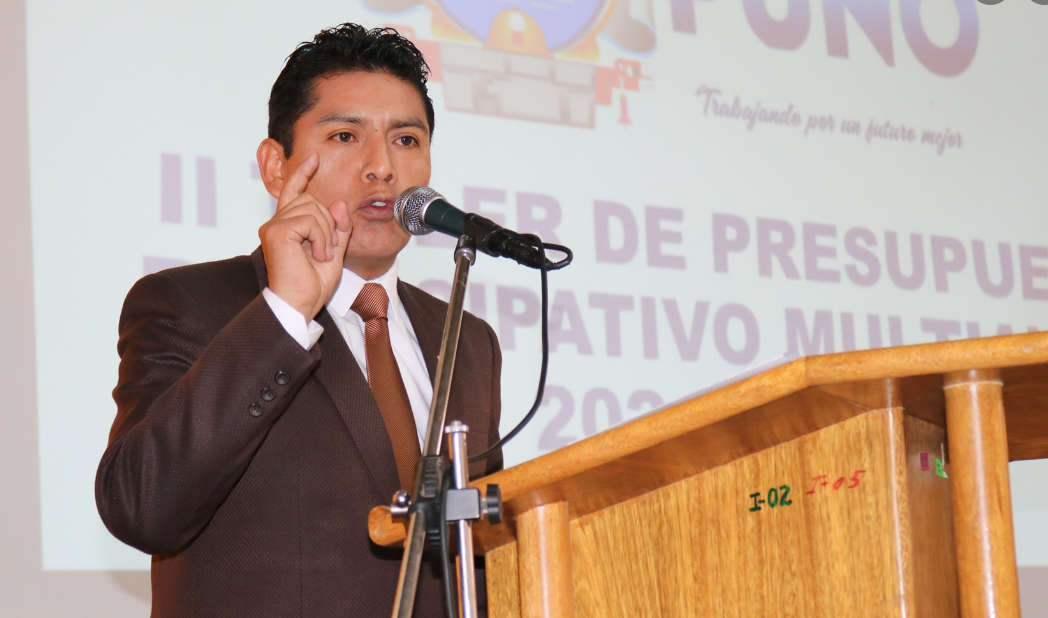 Buscando la priorización de proyectos de impacto provincial, el alcalde de la municipalidad de Puno, Lic. Javier Ponce Roque, junto a su equipo técnico de profesionales, participó en el II Taller de Presupuesto Participativo Multianual 2021 – 2023, organizado por el Gobierno Regional Puno, el que fue desarrollado en el auditórium de la Dirección Regional de Agricultura.

