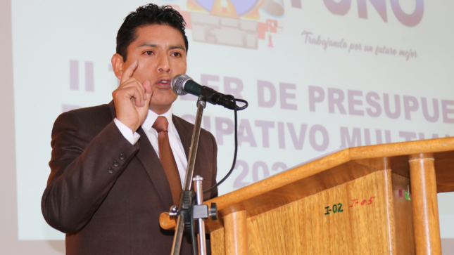 Buscando la priorización de proyectos de impacto provincial, el alcalde de la municipalidad de Puno, Lic. Javier Ponce Roque, junto a su equipo técnico de profesionales, participó en el II Taller de Presupuesto Participativo Multianual 2021 – 2023, organizado por el Gobierno Regional Puno, el que fue desarrollado en el auditórium de la Dirección Regional de Agricultura.
