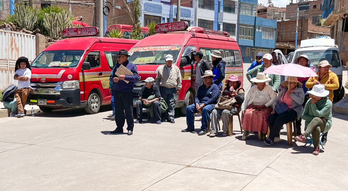 A fin de mejorar la calidad del servicio urbano, la Gerencia de Transporte y Seguridad Vial y la Sub Gerencia de Inspecciones de Tránsito, de la Municipalidad Provincial de Puno, se reunió de manera presencial con los propietarios y trabajadores de la empresa de transporte urbano 14 de Septiembre.