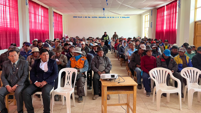 Con el objetivo de efectuar actividades de prevención ante los accidentes de tránsito, y sensibilizar a la población que cuenta con medios de transporte de vehículos menores y también la integración de licencias de clase B al SNC para la obtención de licencia  de conducir de vehículos menores, la Municipalidad Provincial de Puno, a través de la Gerencia de Transportes y Seguridad Vial inició con la "Capacitación y Sensibilización en Transporte y Seguridad Vial", en el distrito de Plateria a pedido de la municipalidad de esta localidad.