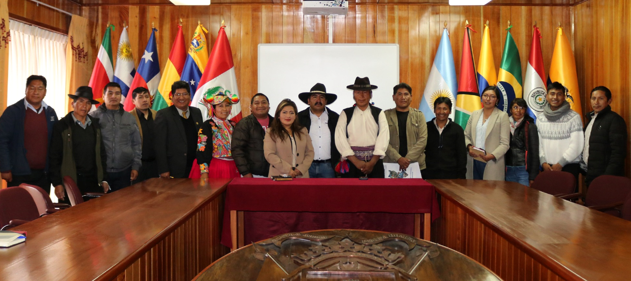 Con el objetivo de tomar acciones inmediatas para reactivar el sector turismo a nivel provincial, la Municipalidad Provincial de Puno, a través de la Sub Gerencia de Turismo y Comercio Exterior, realizó la primera reunión de coordinación con organizaciones de base comunitaria, emprendimientos de turismo comunitario y municipalidades distritales en el ámbito del “Destino Turístico Puno, Lago Titicaca”.