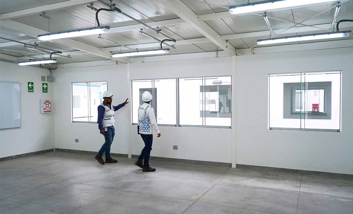 Supervisamos trabajos en la escuela temporal para la IE 1235 Unión Latinoamericana