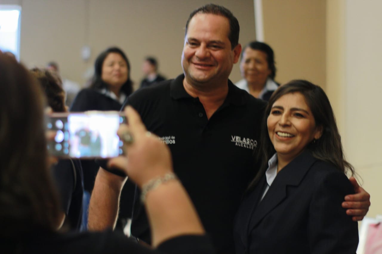 Máxima autoridad del distrito felicitado por los presentes