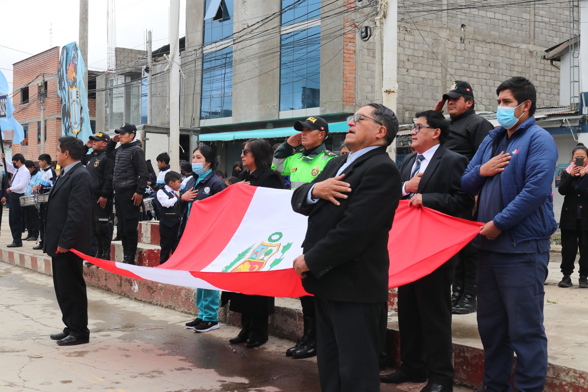Archivo JPG cantando el himno nacional
