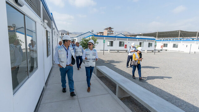 Se culminó implementación de las escuelas temporales de las II. EE. Javier Heraud y 7207 Mariscal Ramón Castilla