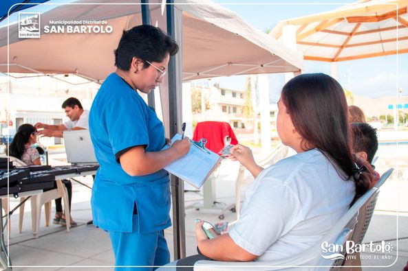con los diversos servicios que se ofrecieron para el cuidado de la vista