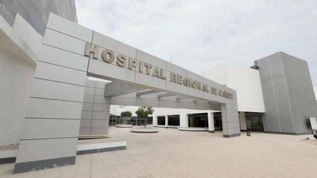 Cuenta con 16 consultorios médicos, 4 salas de operaciones, 2 de parto y 120 camas hospitalarias, así como equipos de última tecnología