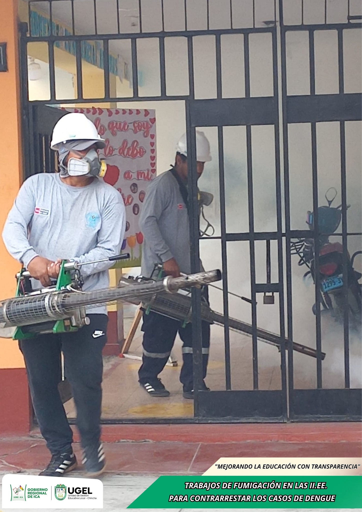 Fumigación de las II.EE. donde se han presentado mayores casos de dengue en docentes y estudiantes.