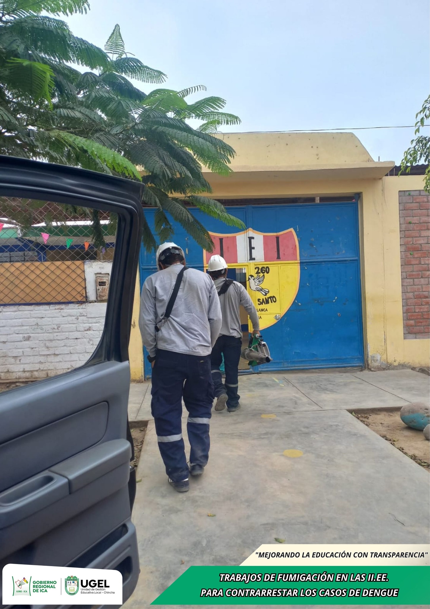 Fumigación de las II.EE. donde se han presentado mayores casos de dengue en docentes y estudiantes.