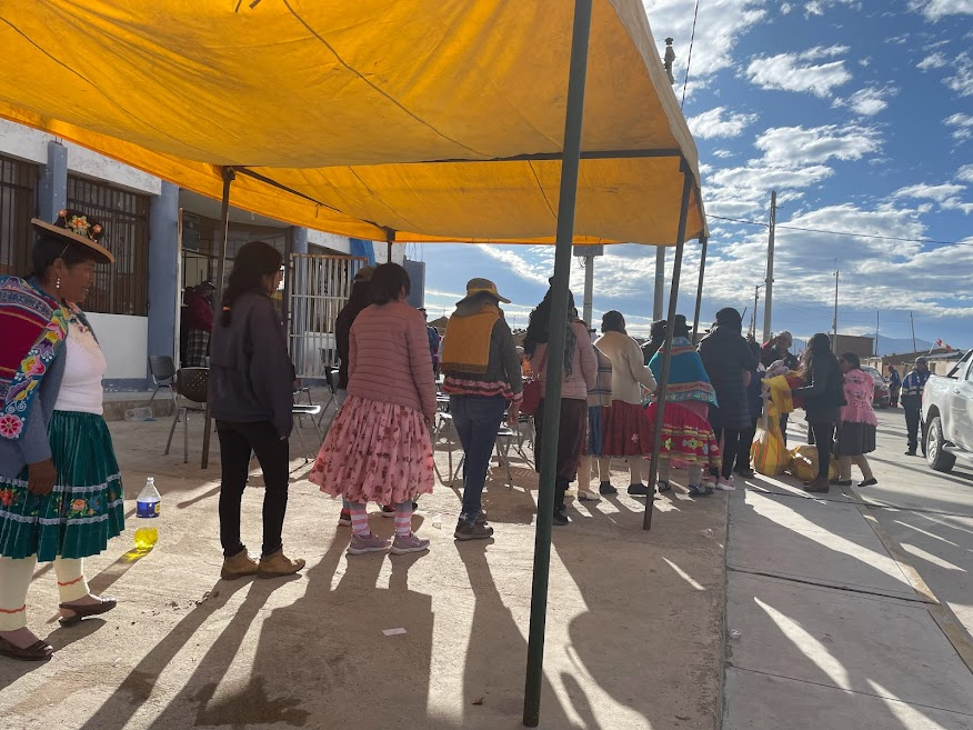 Alcaldesa provincial entregó obsequios en conmemoración del Día de la Madre a la comunidad campesina de Salinas Moche en su 61 aniversario