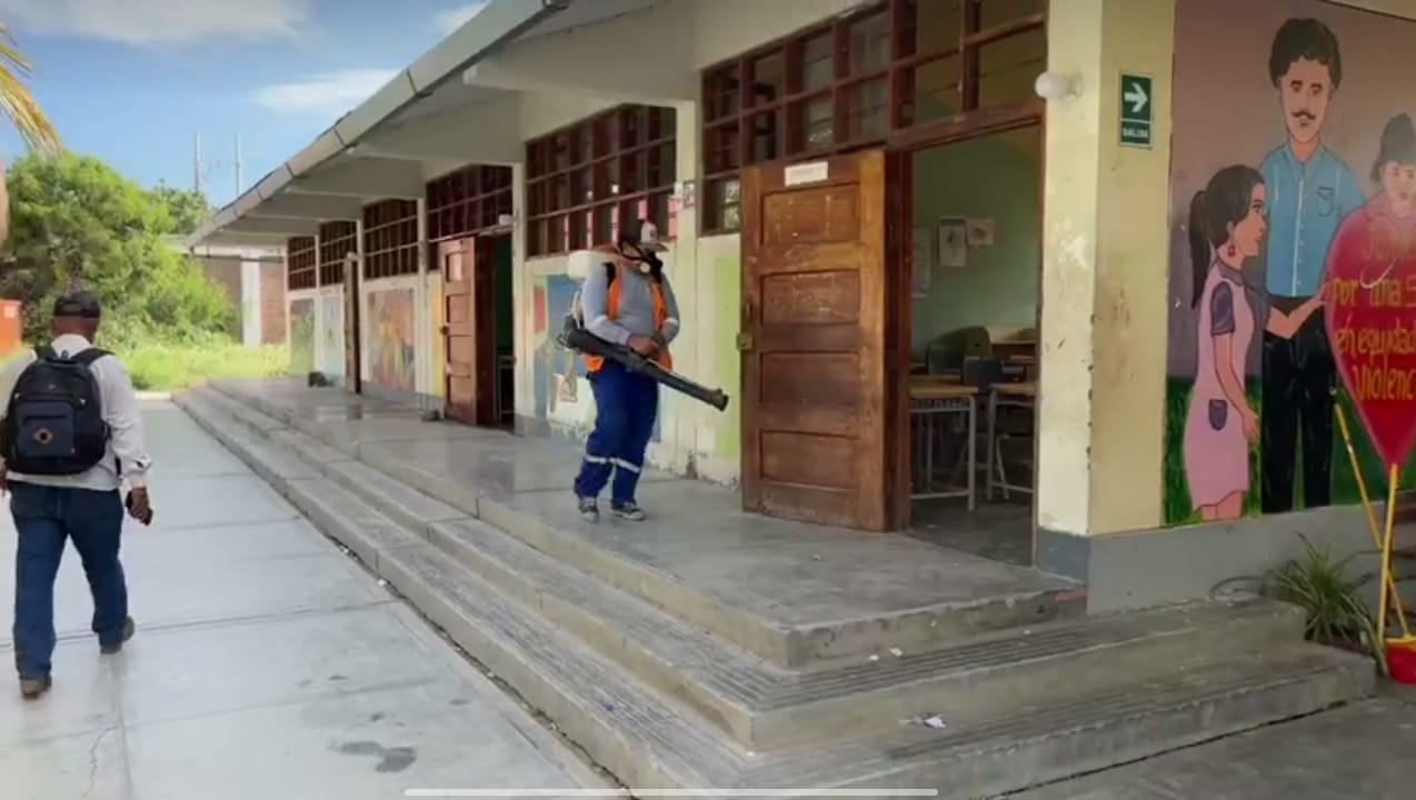Jornada de fumigación y desinfección en los colegios del distrito de Castilla