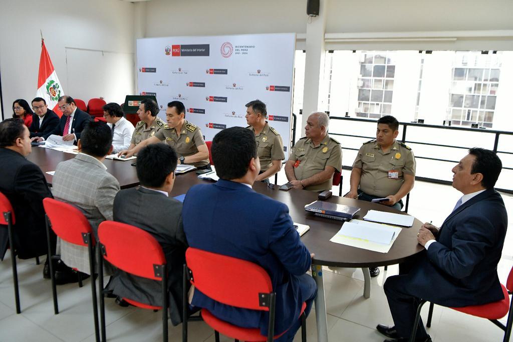 Reunión de funcionarios de Mininter