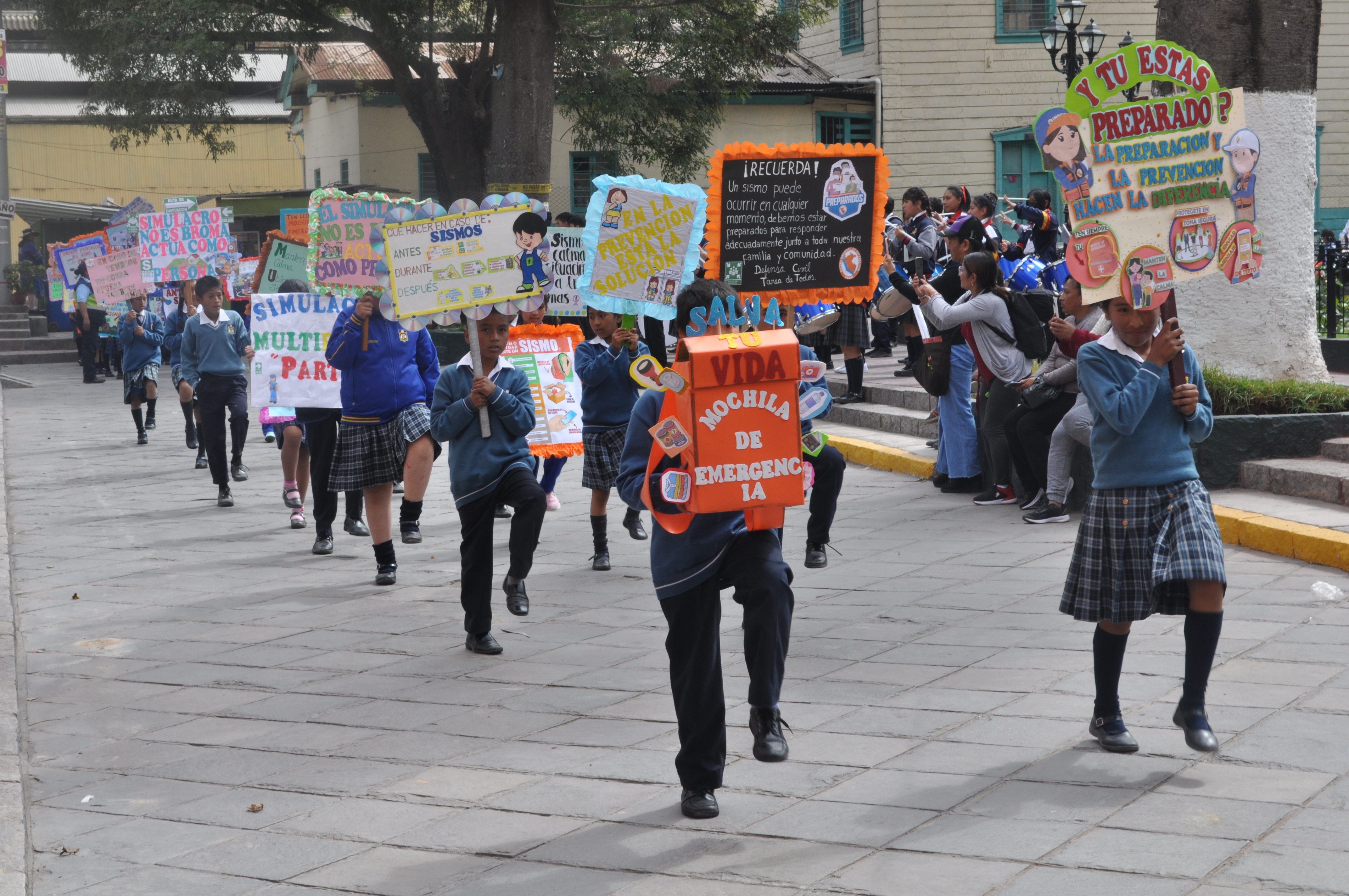 Gran pasacalle de concientización para promover la participación ciudadana en el Simulacro Nacional Multipeligroso