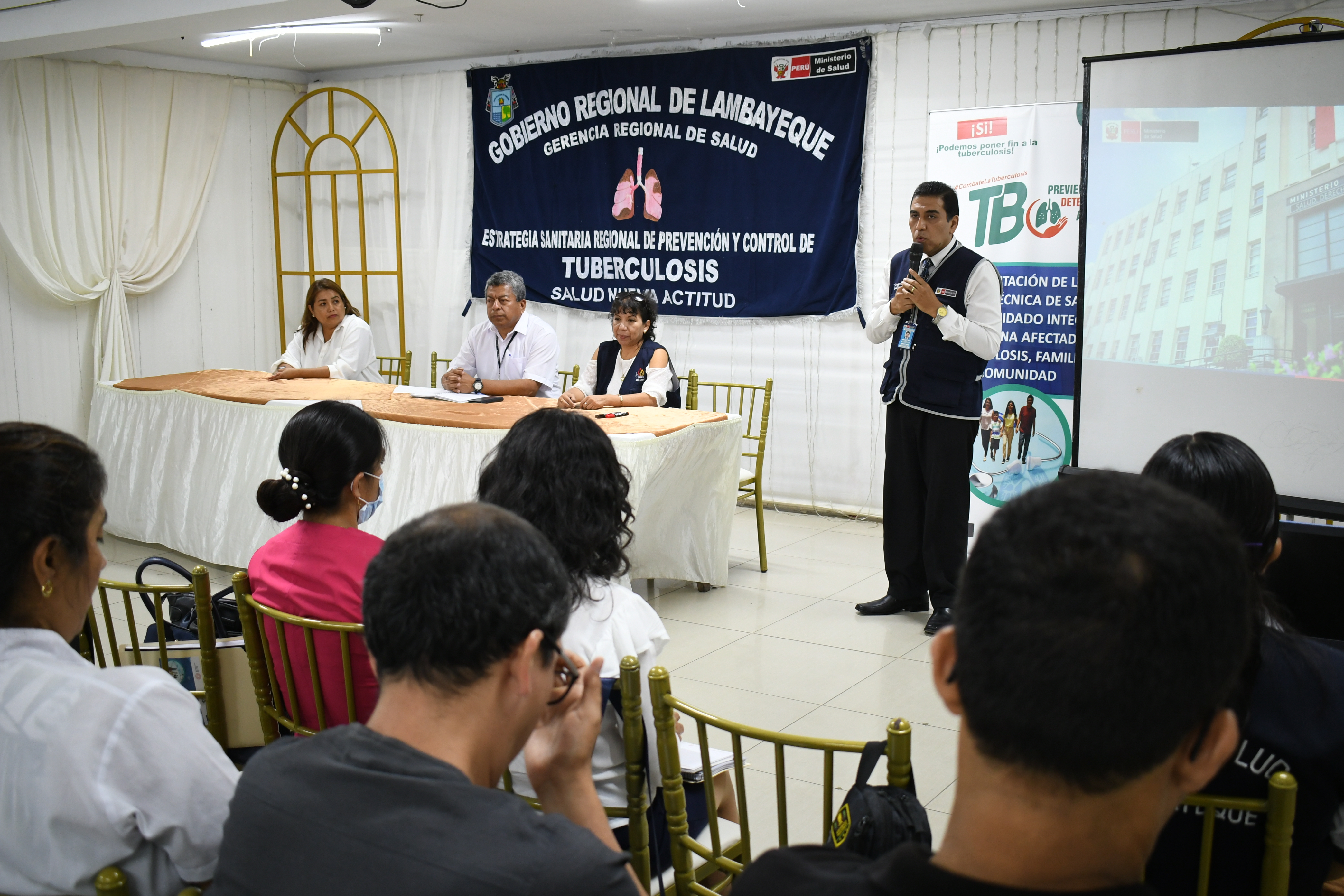 MINSA y GERESA Lambayeque realizan capacitación del personal de salud en la norma técnica de tuberculosis