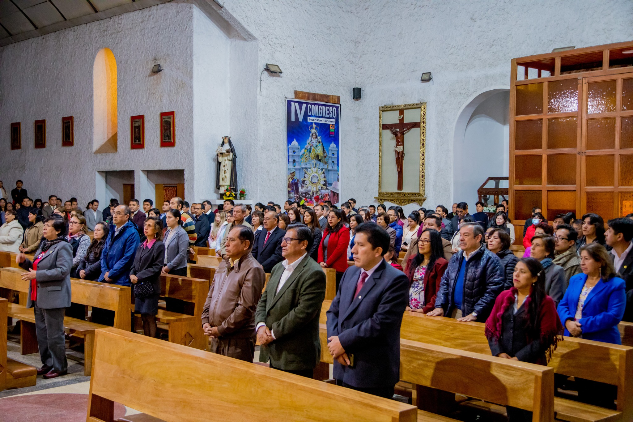 Gobernador regional Percy Godoy rindió justo homenaje a servidores públicos de las siete provincias apurimeñas por conmemorarse su día