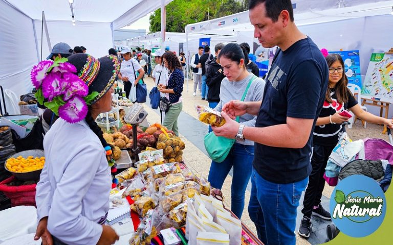 Participamos en el 4.° Festival de la Biodiversidad promoviendo iniciativas en beneficio del sector agropecuario y la alimentación saludable 🥑🍓.