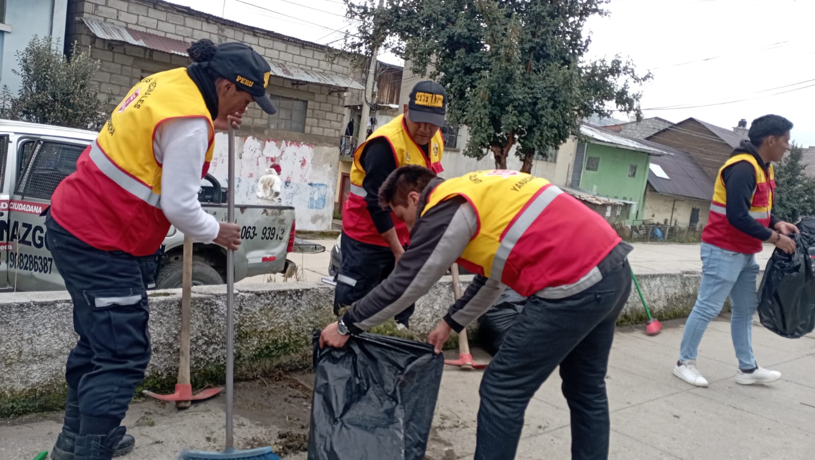 Archivo JPG recolectando la basura