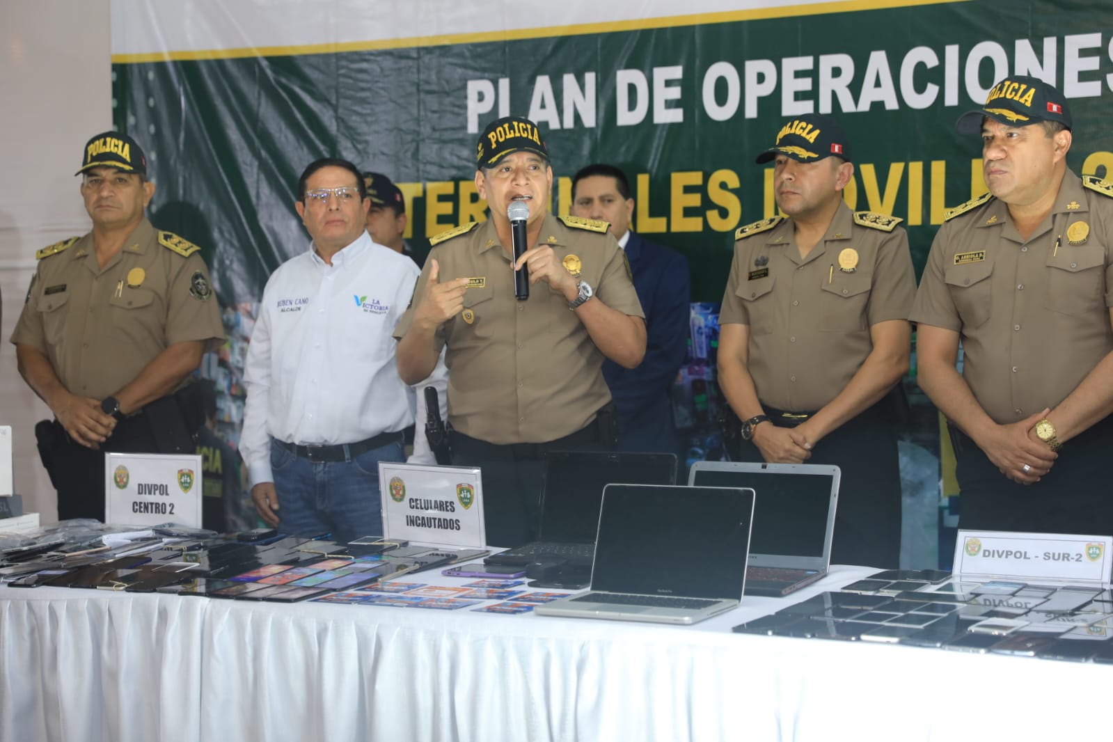 El megaoperativo denominado “Terminales móviles 2023” permitió recuperar 5613 equipos móviles del mercado negro.