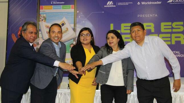 El alcalde provincial, CPC. John Larry Coayla, participó hoy en el Centro Cultural Santo Domingo, del Lanzamiento del PROYECTO “CRECELEE MOQUEGUA”, diseñado por el Grupo de Análisis para el Desarrollo (GRADE) y Worldreader.