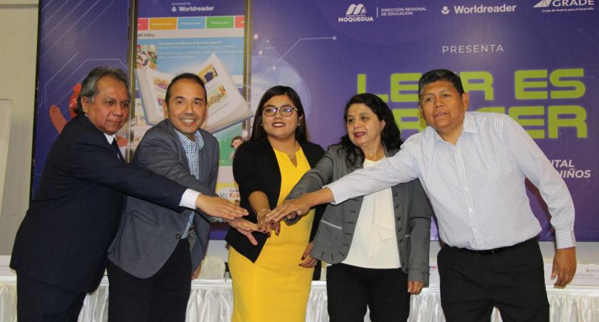 El alcalde provincial, CPC. John Larry Coayla, participó hoy en el Centro Cultural Santo Domingo, del Lanzamiento del PROYECTO “CRECELEE MOQUEGUA”, diseñado por el Grupo de Análisis para el Desarrollo (GRADE) y Worldreader.