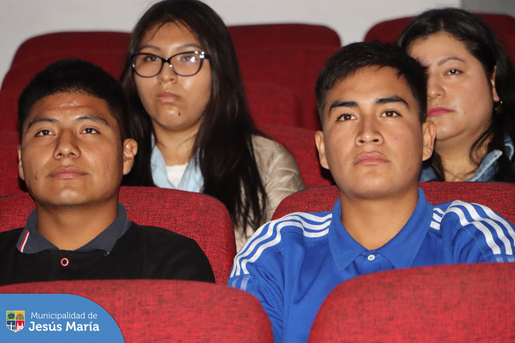 👉 Se realizó con éxito la conferencia internacional “Autoliderazgo del joven para transformar la sociedad” en coordinación con la Municipalidad de Lima.