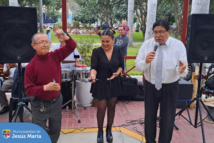 📢 Baile, música y diversión en nuestra 🎶 RetretaMusical 👏🏽 que se celebró en el 🚩 Parque Habich 💃🏽🕺🏻.