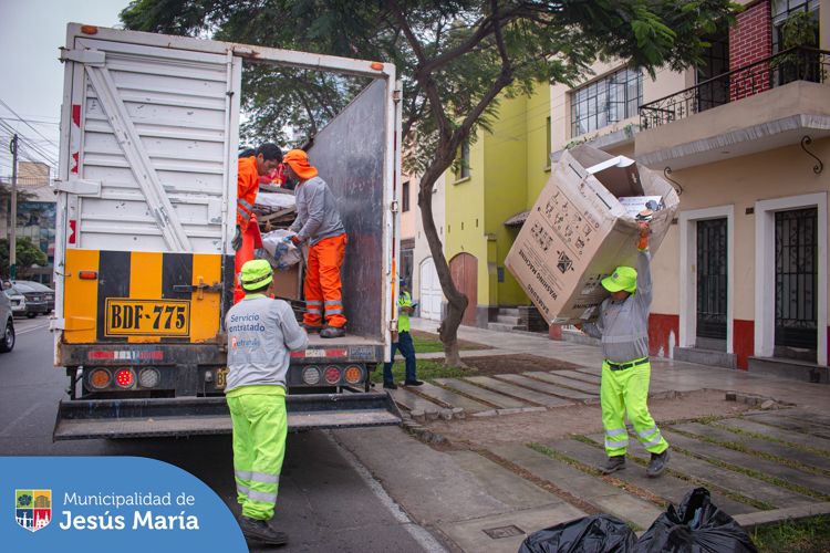 La campaña Techo Limpio 🏘️🧹 fue un éxito gracias a tu participación, dejando material en desuso en el frontis de tu vivienda.