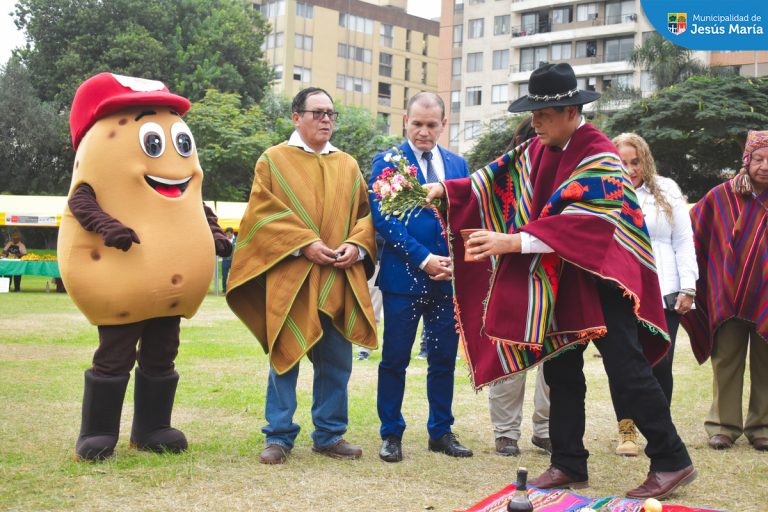 👉 Con el objetivo de impulsar el desarrollo de pequeños productores agrarios y que nuestra papa peruana conquiste los mercados mundiales, se realizó un mercado itinerante #DeLaChacraALaOlla en la Concha Acústica del Campo de Marte.