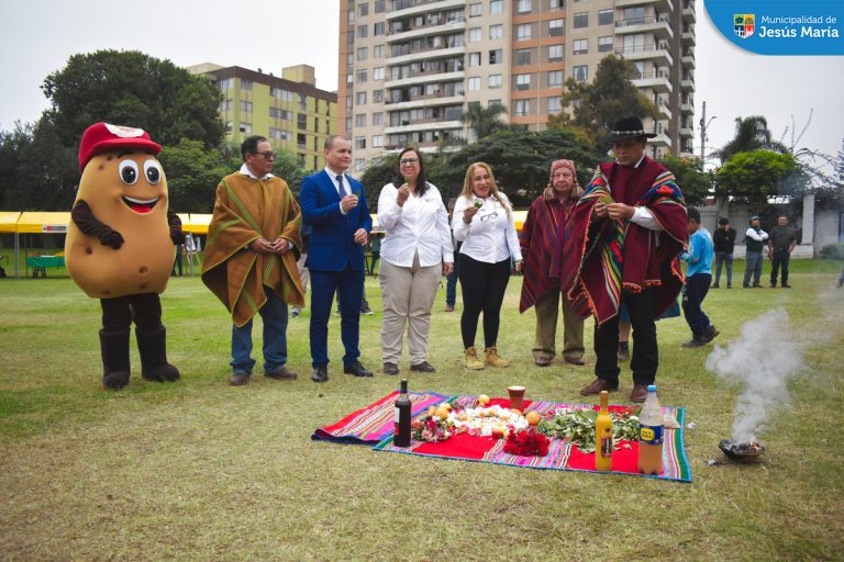 👉 Con el objetivo de impulsar el desarrollo de pequeños productores agrarios y que nuestra papa peruana conquiste los mercados mundiales, se realizó un mercado itinerante #DeLaChacraALaOlla en la Concha Acústica del Campo de Marte.