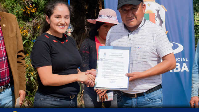 Huésped Ilustre a la congresista Cajamarquina