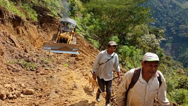 Apertura de carreteras en el Anexo Unión Andahuaylas