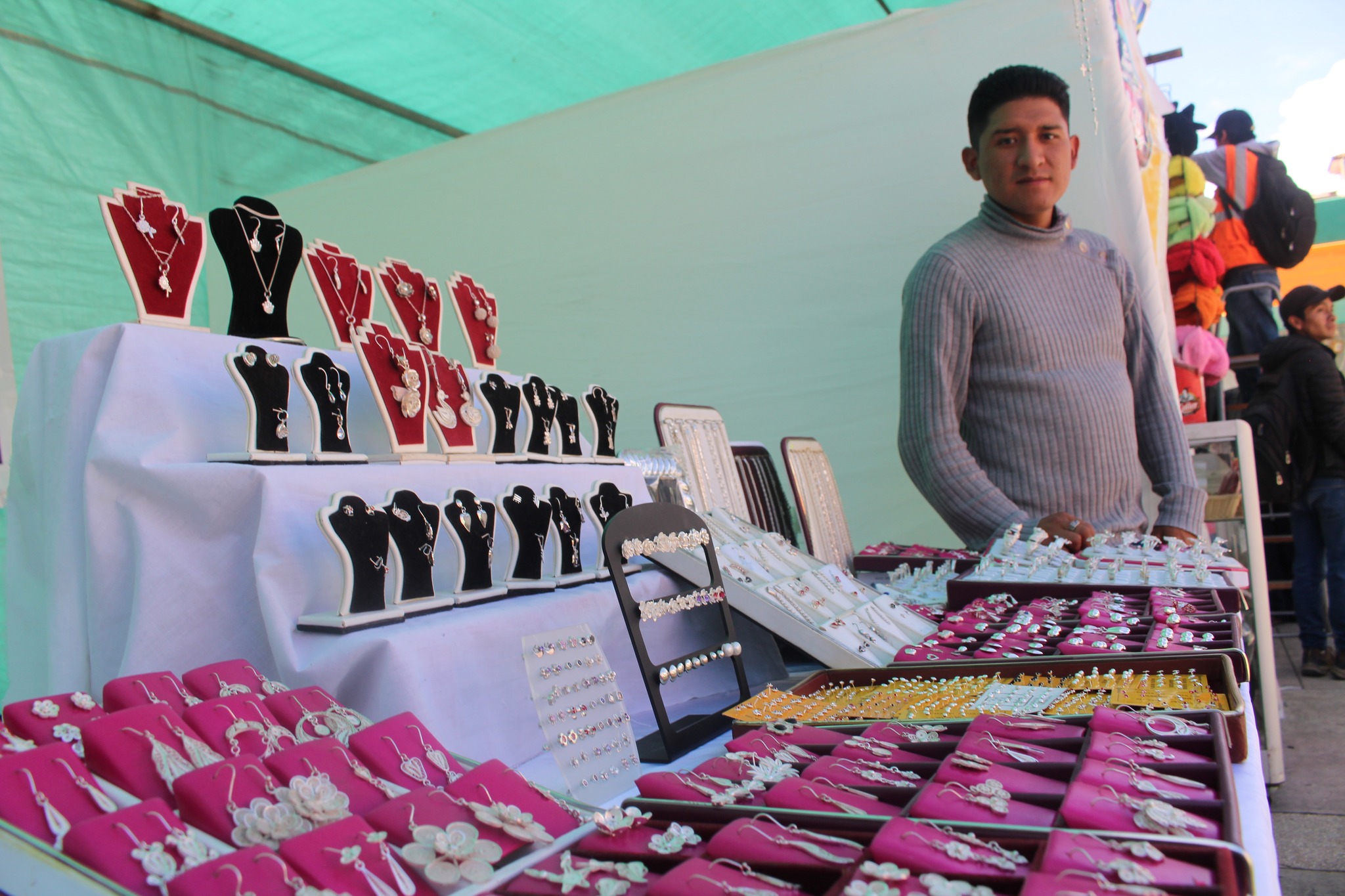 En conjunto con la Subgerencia de Promoción e Inversiones del Gobierno Regional de Junín se organiza esta feria que se llevará a cabo hasta el sábado 13 de mayo en horario de 8:00 a. m. a 8:00 p.m