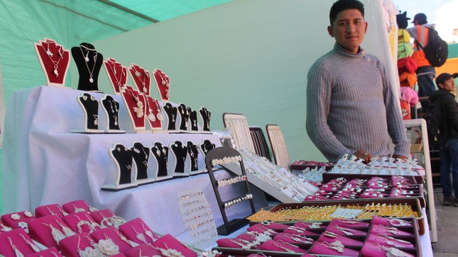 En conjunto con la Subgerencia de Promoción e Inversiones del Gobierno Regional de Junín se organiza esta feria que se llevará a cabo hasta el sábado 13 de mayo en horario de 8:00 a. m. a  8:00 p.m