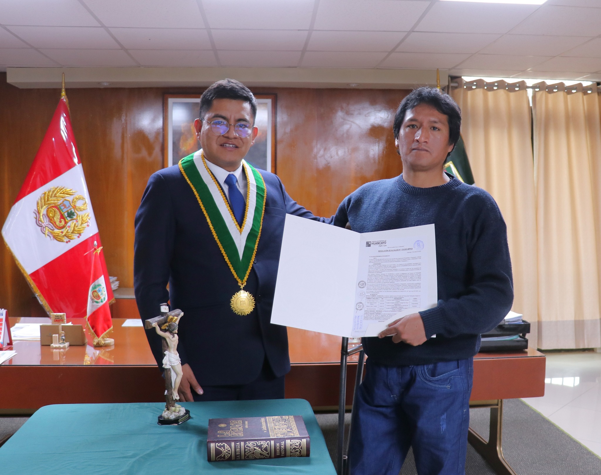 El burgomaestre, expresó su profundo agradecimiento a los cuatro ciudadanos que integran el comité de vigilancia, por su buena voluntad de contribuir a mejorar la gestión