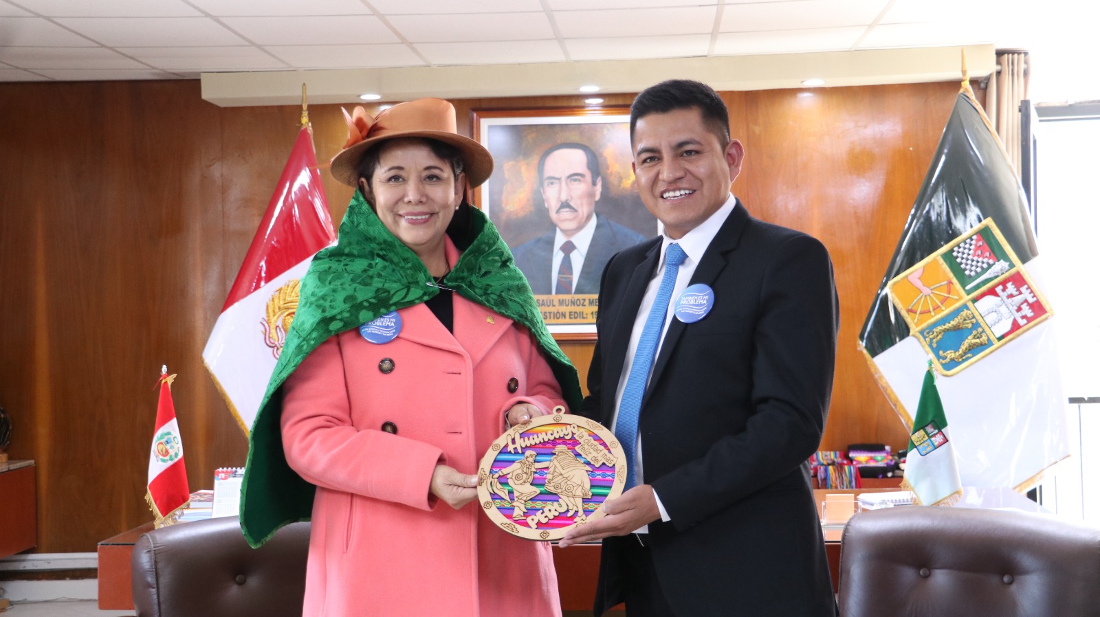 ALCALDE Y MINISTRA DE LA MUJER SÚMAN ESFUERZOS POR POBLACIÓN VULNERABLE
