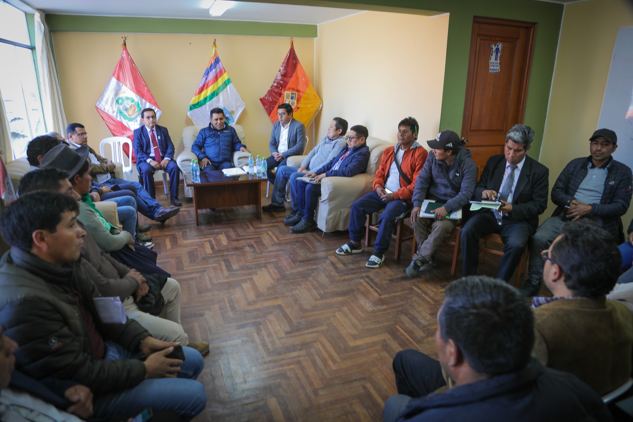 Gobernador junto a autoridades articulan acciones con el MTC para el reinicio inmediato de operaciones del aeropuerto de Andahuaylas