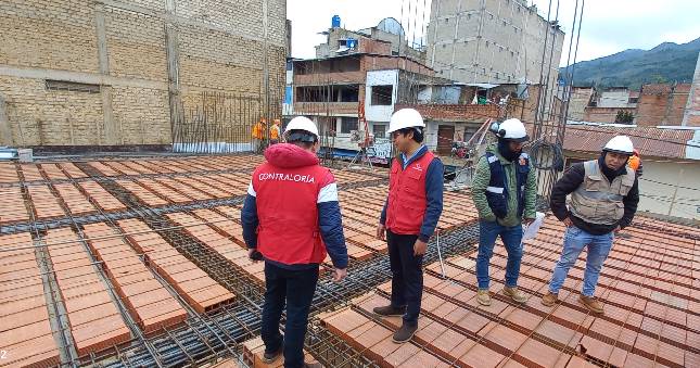 La Contraloría General alertó situaciones que podrían generar un posible perjuicio económico a la Municipalidad Provincial de Cutervo, en la construcción de la obra mejoramiento y ampliación del local municipal. El proyecto se ejecuta en la modalidad de contratación de suma alzada, en un plazo de 120 días calendarios con un presupuesto que asciende S/ 4 724 412.