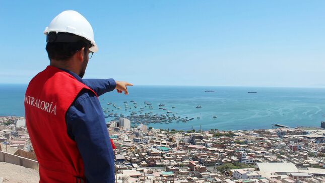 La Contraloría General recibirá denuncias y alertas ciudadanas en la próxima Audiencia Pública Regional “La Contraloría te escucha”, que se llevará a cabo de manera presencial el 15 de junio de 2023 y cuyo objetivo es fomentar la participación ciudadana, así como contribuir al control gubernamental para mejorar los servicios públicos en beneficio de todos los peruanos.