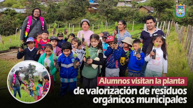 ALUMNOS VISITAN 