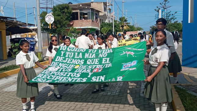 "Unidos contra el dengue", fue el lema que corearon estudiantes en pasacalle de prevención