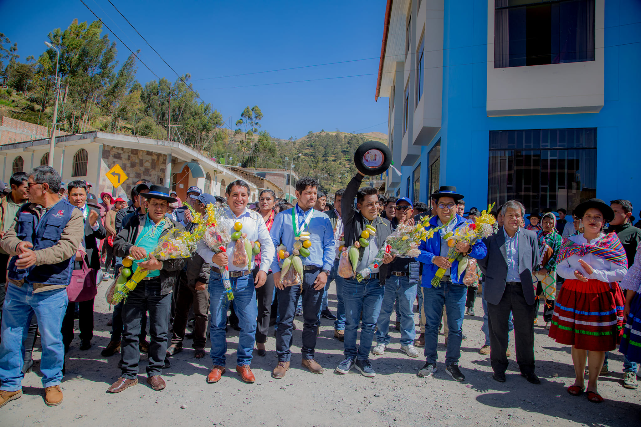 Gobernador regional Percy Godoy y alcalde realizan lanzamiento de proyecto para ejecución de nueva infraestructura de I.E. Brisas de Pacucha